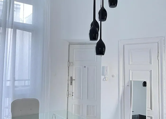 شقة A Hidden Gem In The Heart Of The With A View وارسو