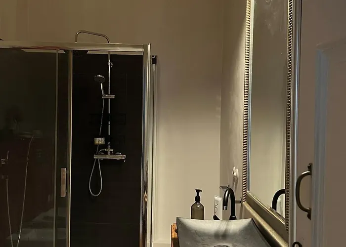 شقة A Hidden Gem In The Heart Of The With A View *